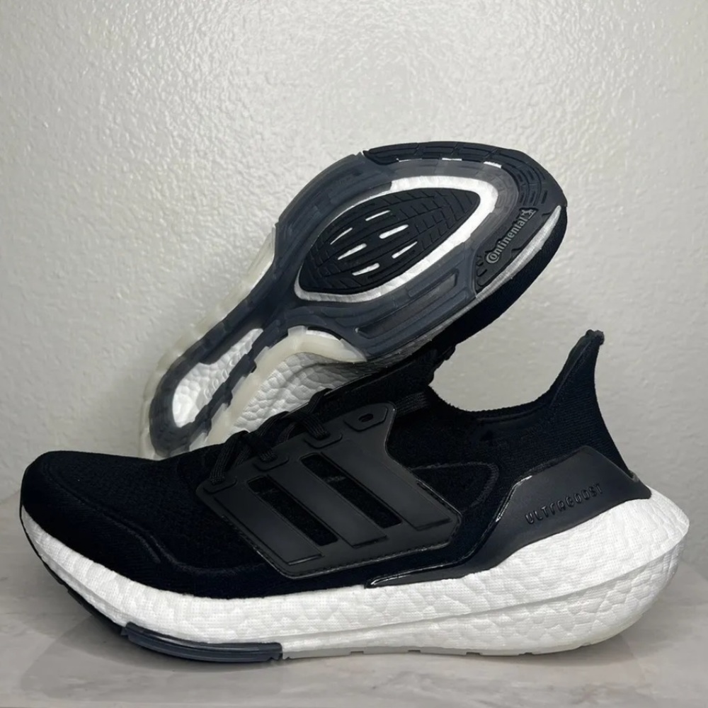Adidas Men's Ultraboost 22 Black/Black/White, US Men’s 8.5/Women’s 10